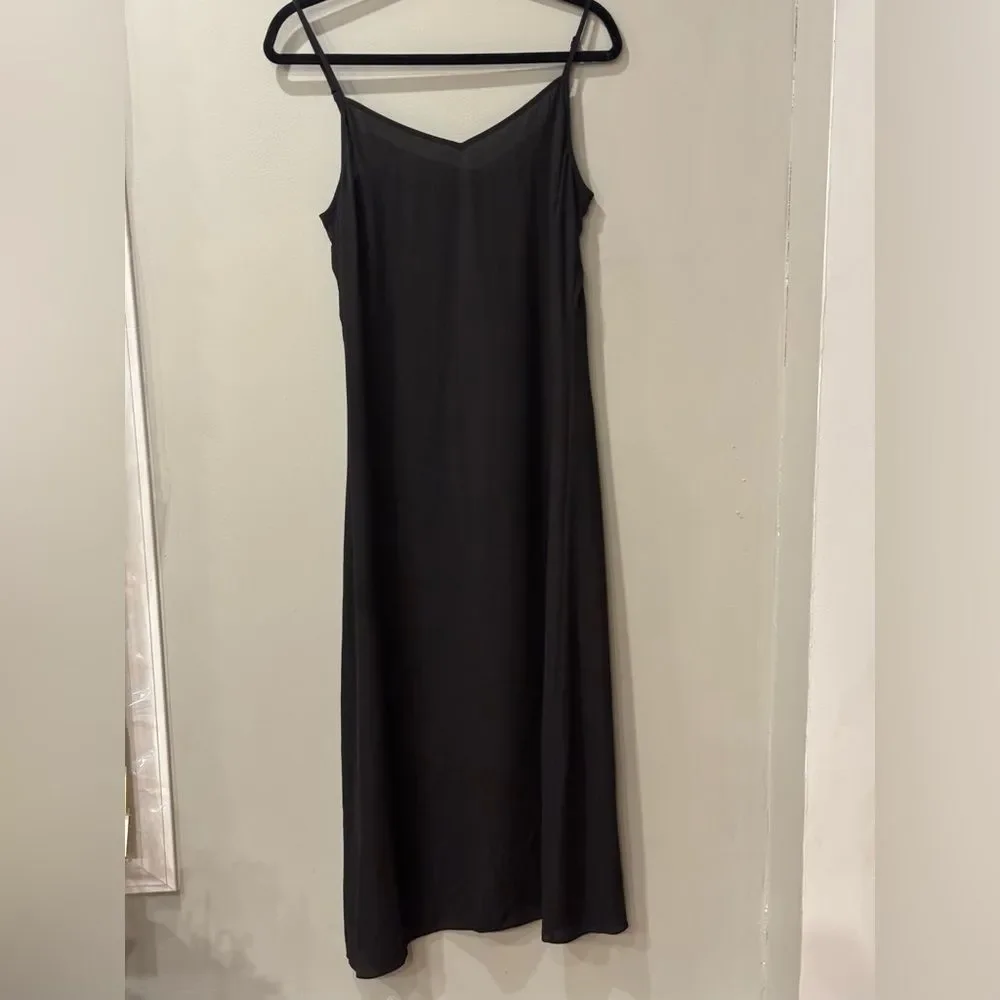 Long black slip from nordstroms estimated size medium‎